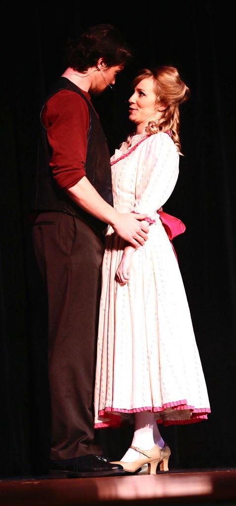 Billy and Julie romantic scene — Carousel