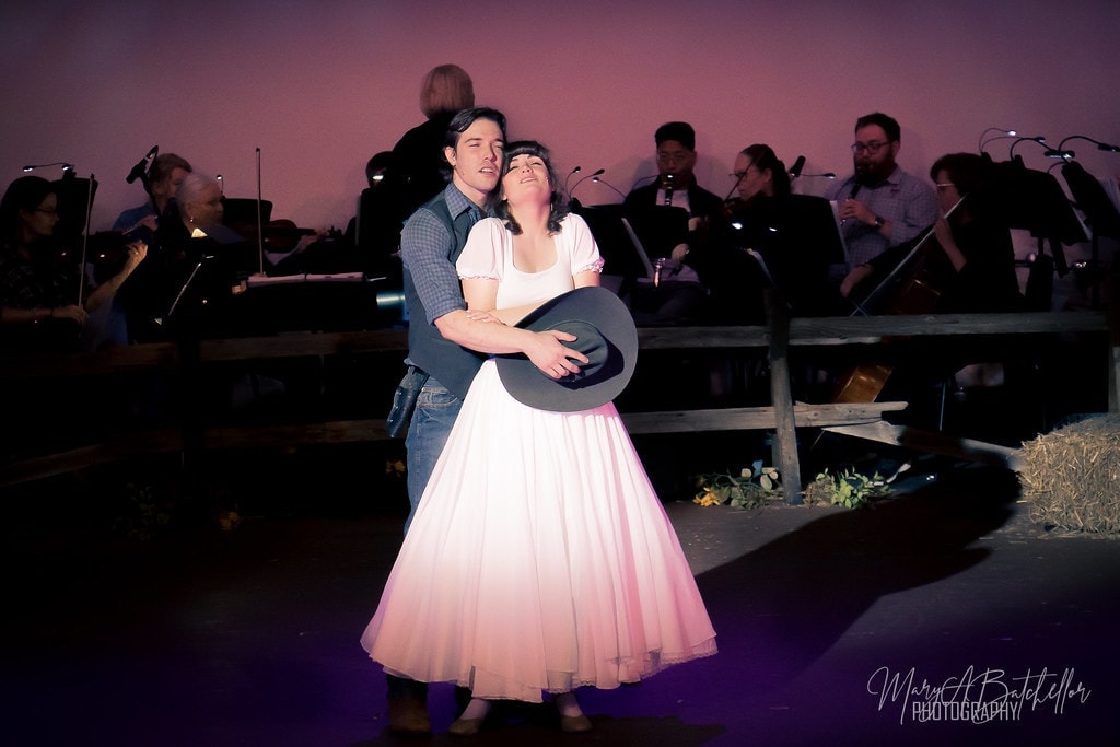 Oklahoma! — Curly and Laurey embrace with orchestra